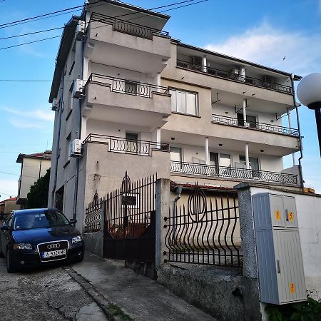 Apartment Elvira เชอร์โนโมเรทส์ ภายนอก รูปภาพ