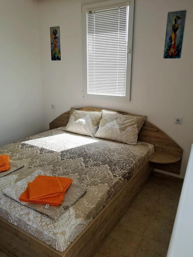 Apartment Elvira เชอร์โนโมเรทส์ ภายนอก รูปภาพ