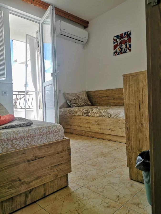 Apartment Elvira เชอร์โนโมเรทส์ ภายนอก รูปภาพ
