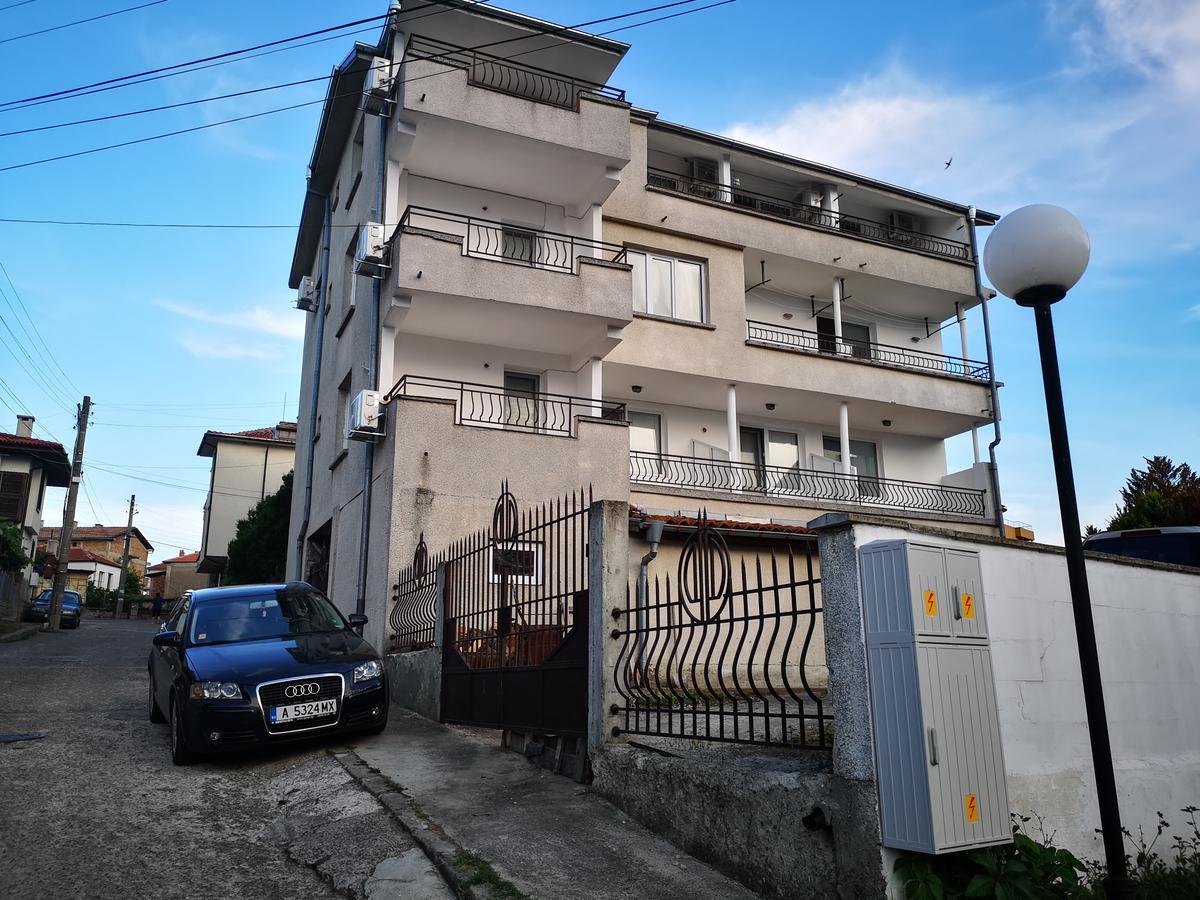 Apartment Elvira เชอร์โนโมเรทส์ ภายนอก รูปภาพ